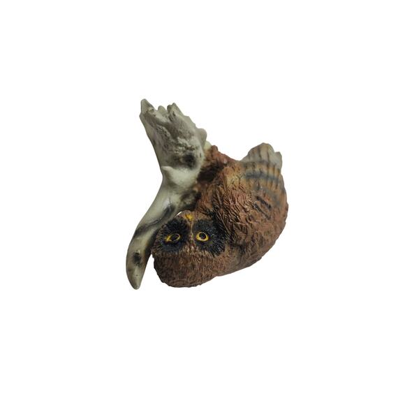 Vintage 3-D Realistic Owl Magnet Rubber Hand-Painted Bird of Prey Fridge Decor - Picture 8 of 8